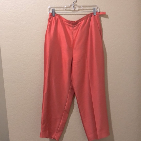 Elegant Ann Taylor 2 piece pant set. - Picture 2 of 7